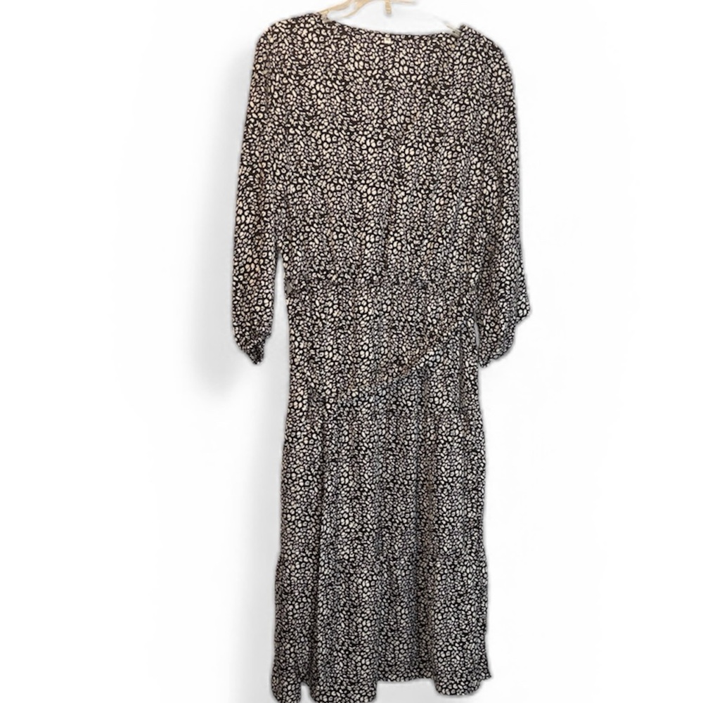 Chic Black and White Long Sleeve Dress